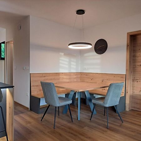 S&B'S Retreat Apartment Godovic Exterior photo